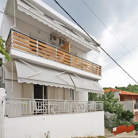 Vendégház Mouse House Néosz Marmarász