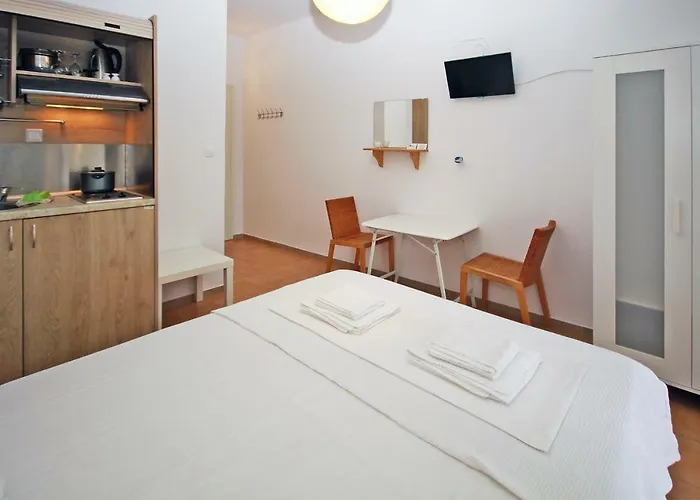 Mouse House Casa de hóspedes Néos Marmarás